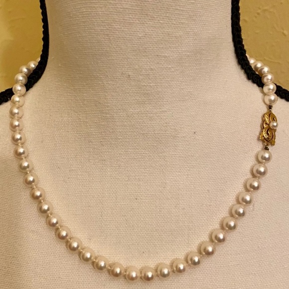 MIKIMOTO AKOYA Pearl Necklace; 18K gold; 18” Length; Pristine Condition. - Picture 9 of 9